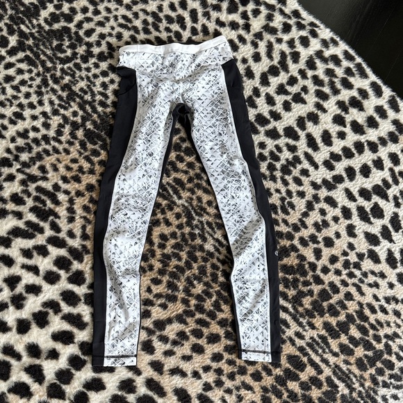 Lululemon leggings - Picture 1 of 4